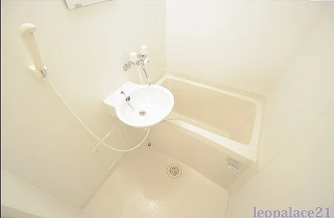 備品や設備仕様は号室等により異なります現地をご確認下さい。