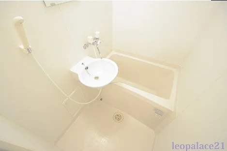 備品や設備仕様は号室等により異なります現地をご確認下さい。