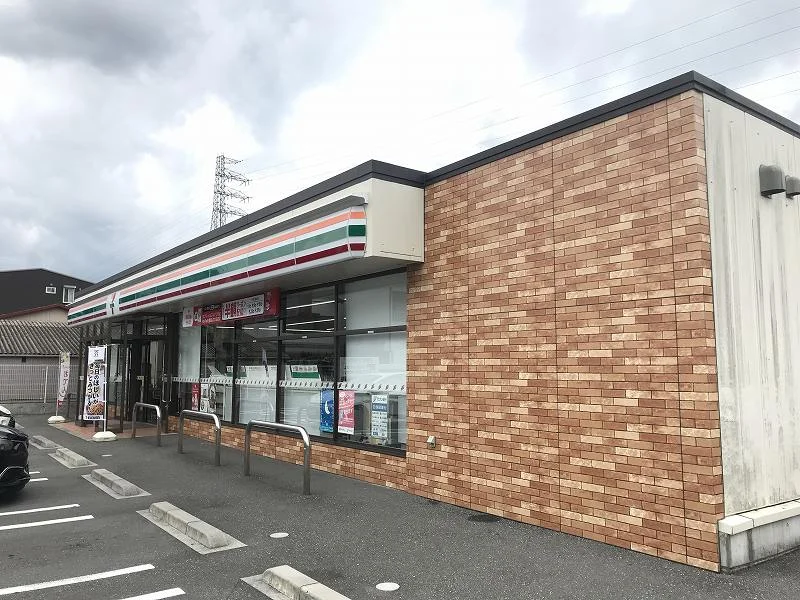 セブンイレブンまで1270メートル(徒歩16分）