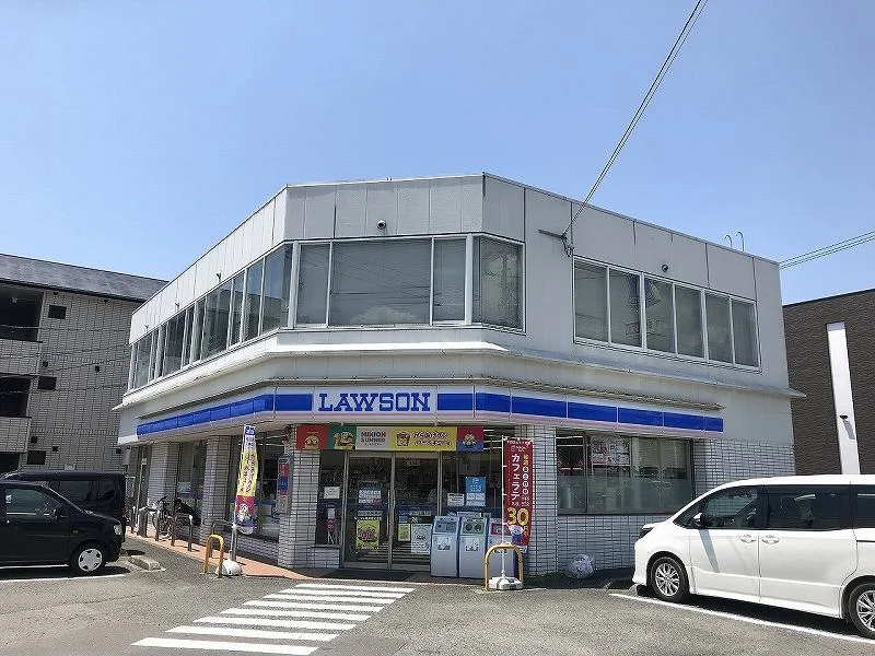 ローソン高知市南久保店まで338m(徒歩4分)
