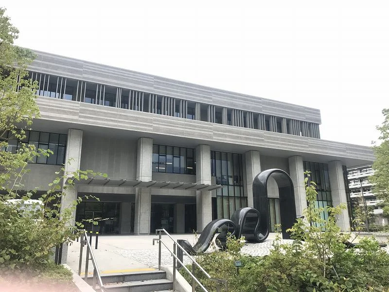 高知市役所まで1100メートル（徒歩14分）