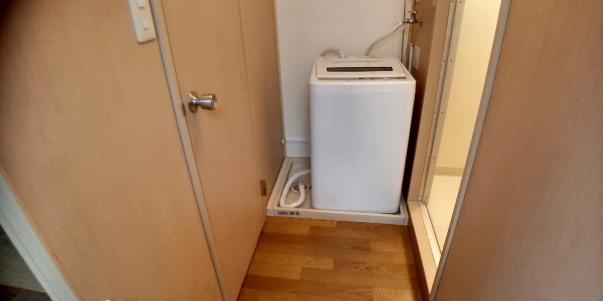 室内洗濯機置き場　全自動洗濯機
