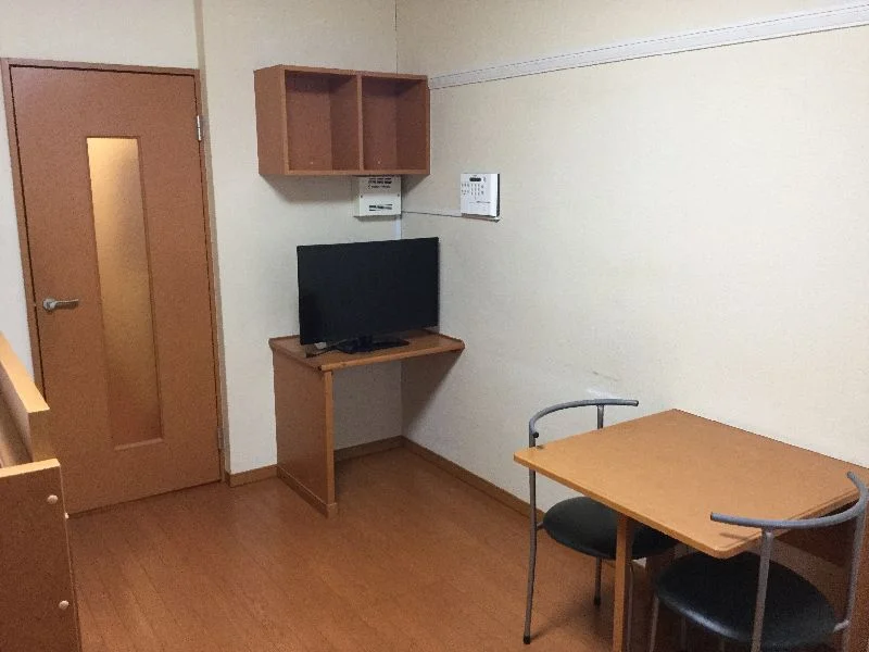 １階：フローリング　２階：カーペット