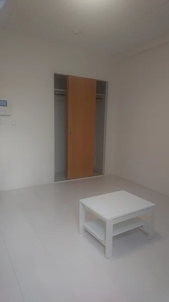 居間　収納・机