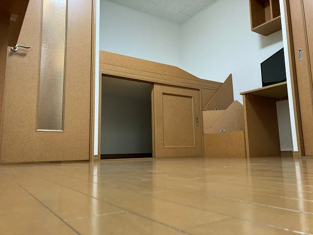 ベッド下に収納有り