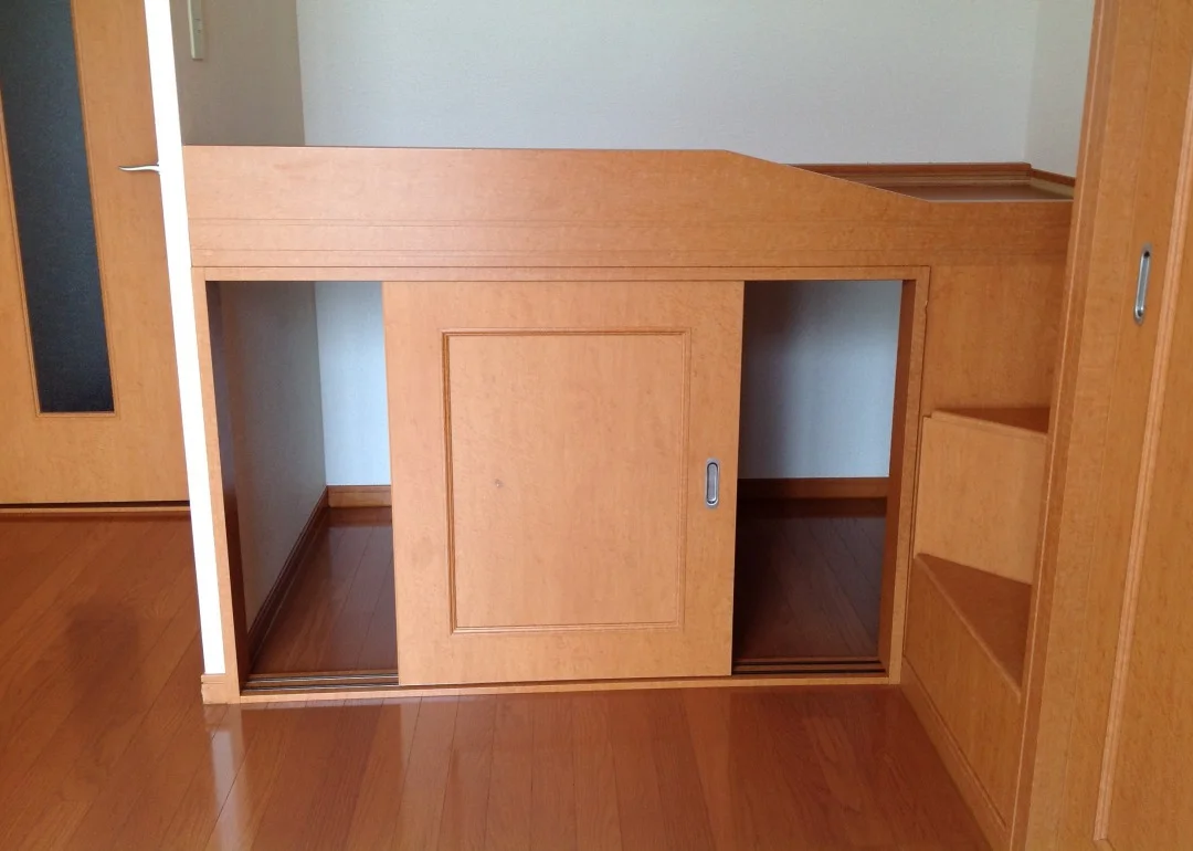 1階はフローリング、2階はじゅうたんです。