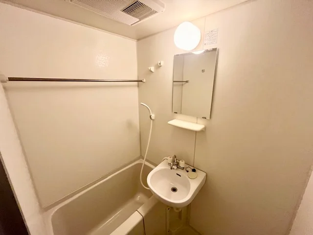 設備・使用は号室により異なる為、現状を優先いたします