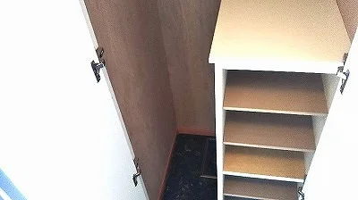 シューズボックス有り。