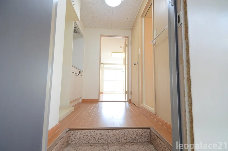 2階3階はカーペットになります。