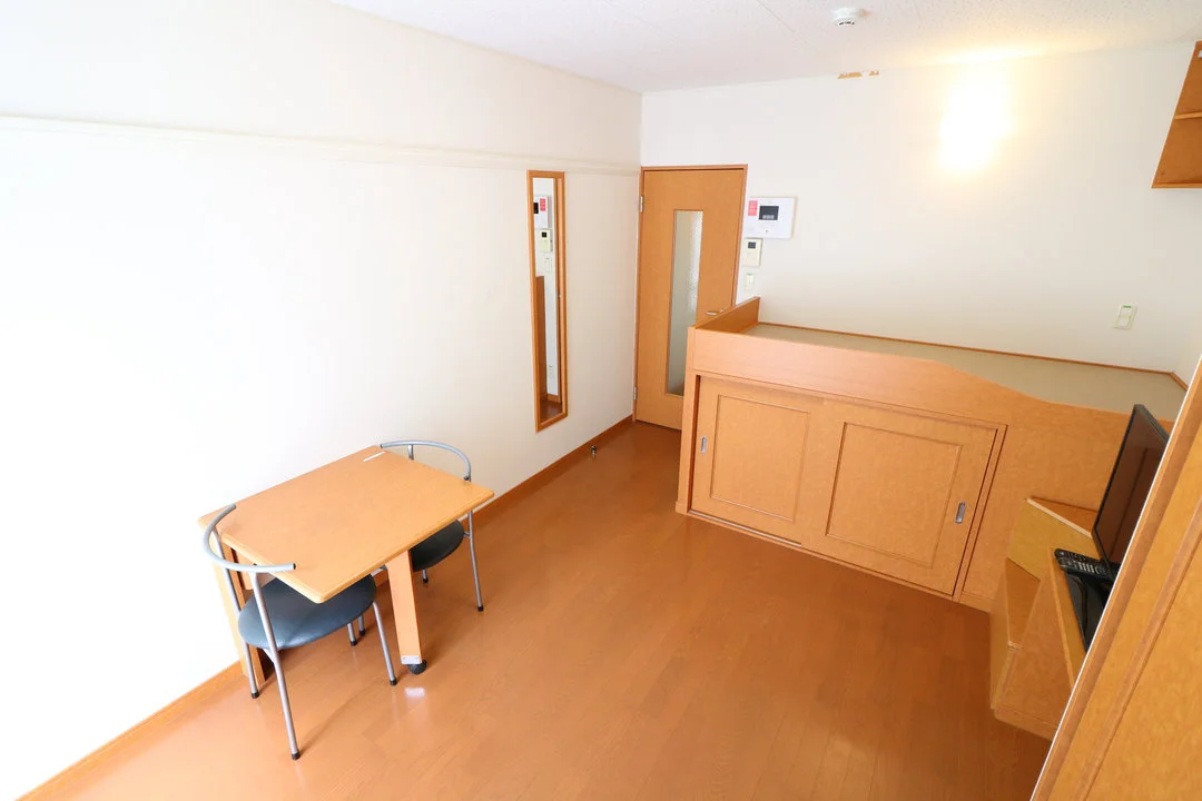 机をたためばこたつでのんびりも◎