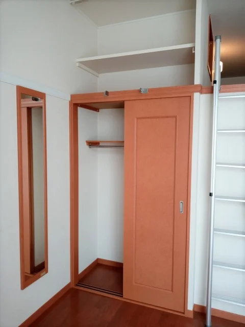 1階はフローリング、2階はじゅうたんです。