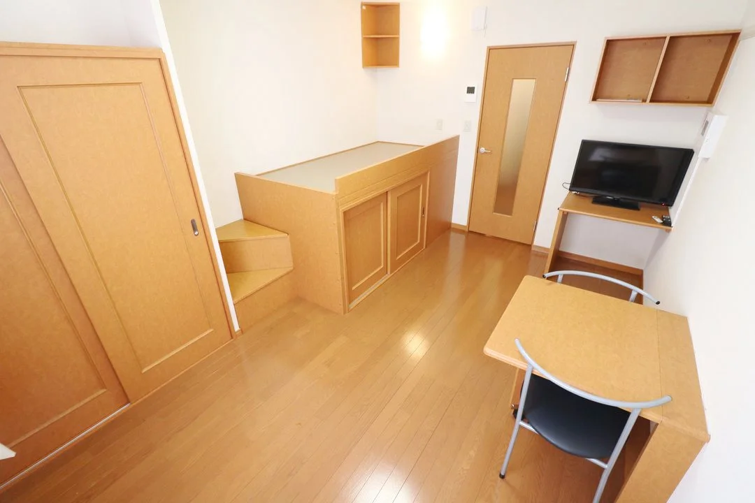 ベッド下に収納スペースあり！荷物が多くても十分に収まります！