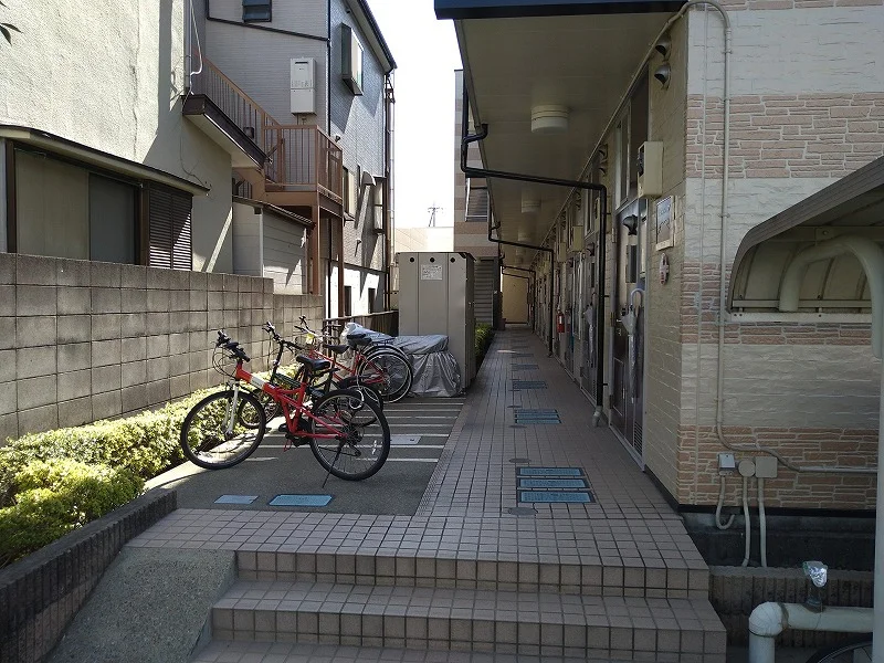 駐輪場　原付＆自転車のみ駐輪可能