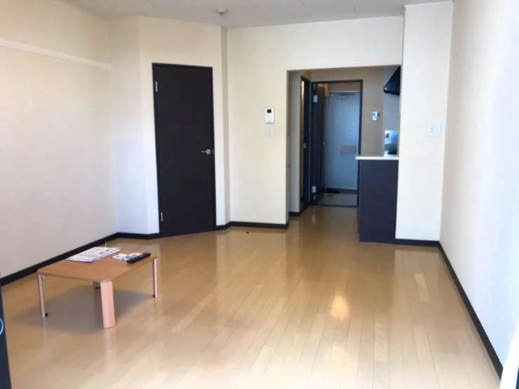 1Ｆフローリング、2Ｆ以上は絨毯になります。一部家電無し部屋あり。