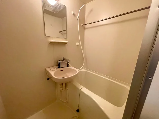 設備・仕様は号室により異なる為、現況を優先いたします。