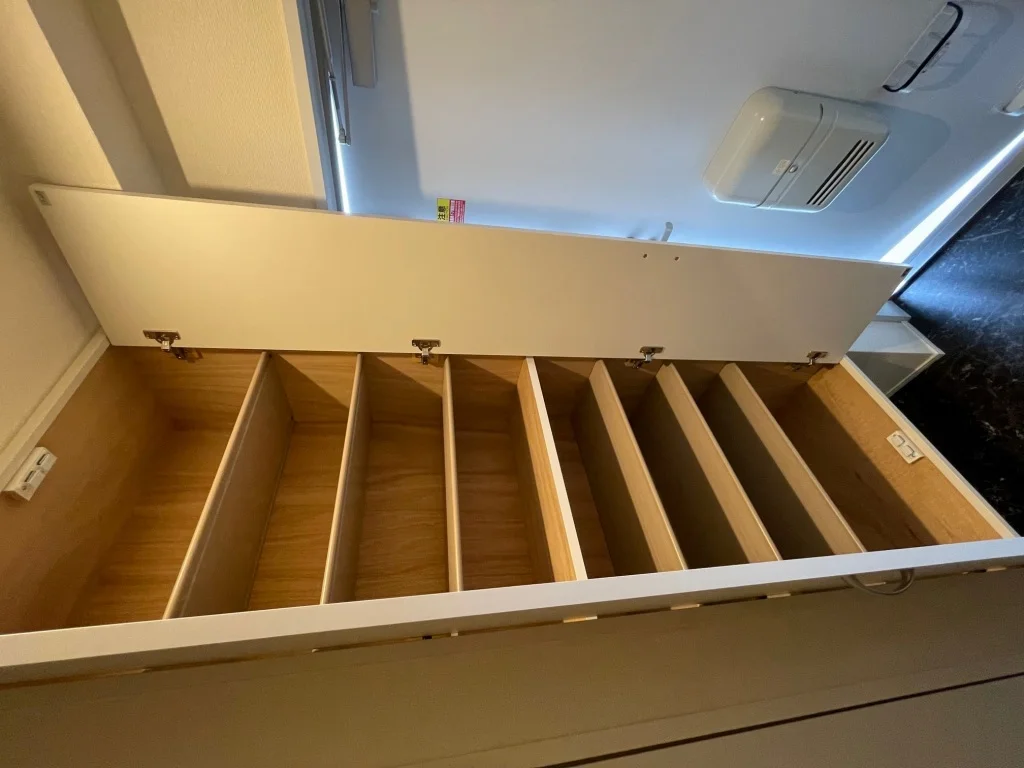 シューズボックス