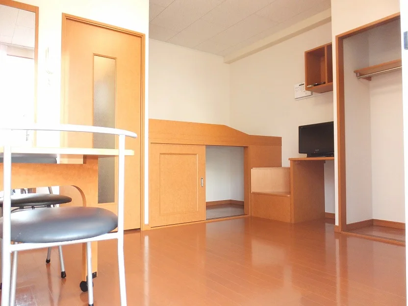 1階はフローリング、2階はじゅうたんです。