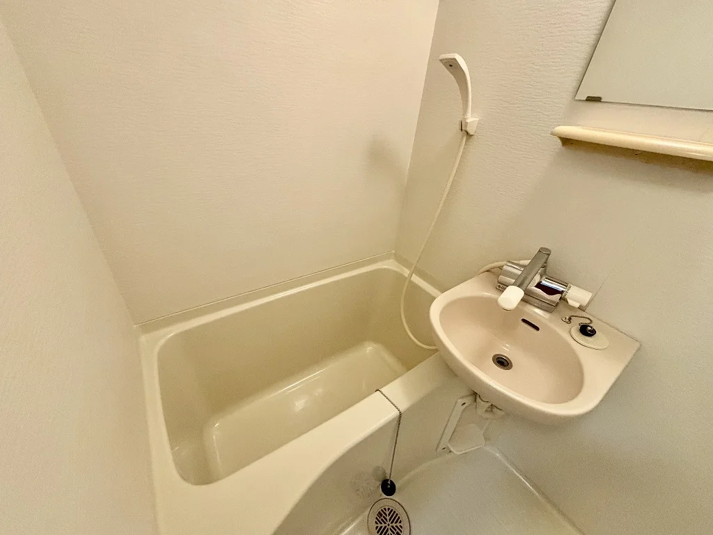 設備・仕様は号室により異なる為、現況を優先いたします。