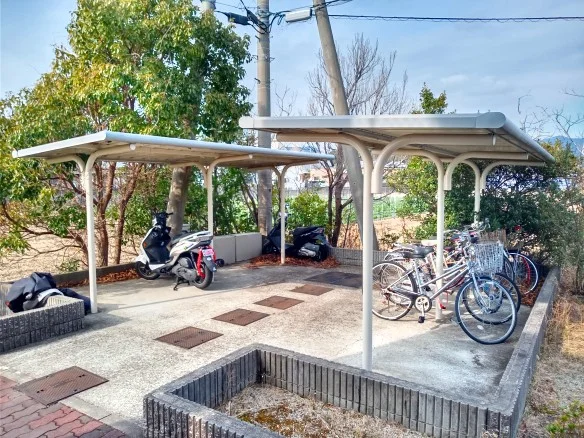 屋根付き駐輪場