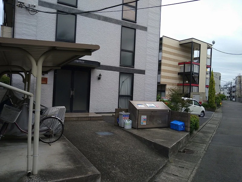 ダストボックス