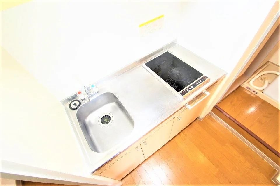 キッチンはラジエントヒーター2口（大、小）になっています！☆