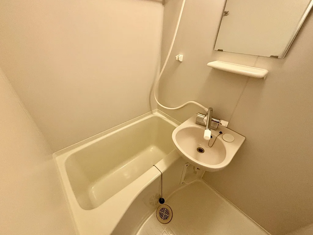 設備・仕様は号室により異なる為、現況を優先いたします。