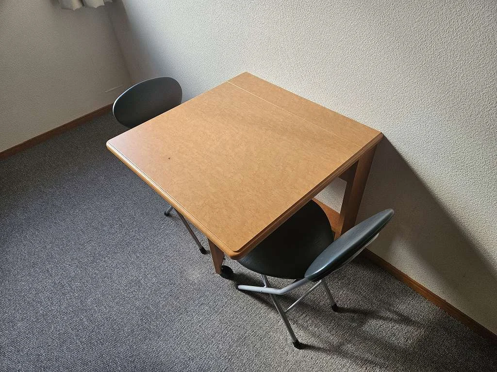机・椅子