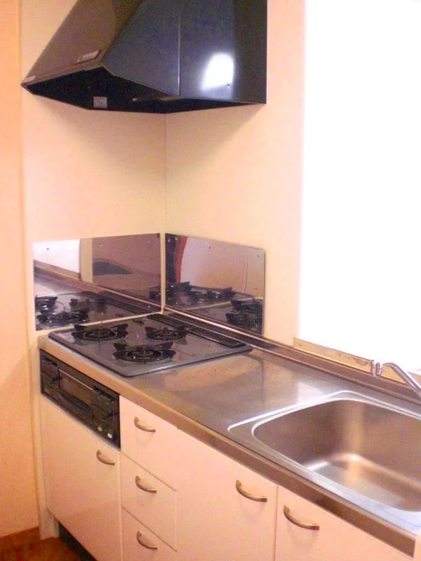 ３口ガスコンロで快適にお料理出来ます！