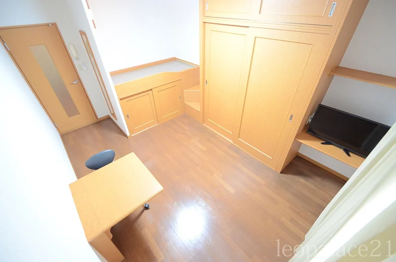 同シリーズの類似となります。現況を優先致します。