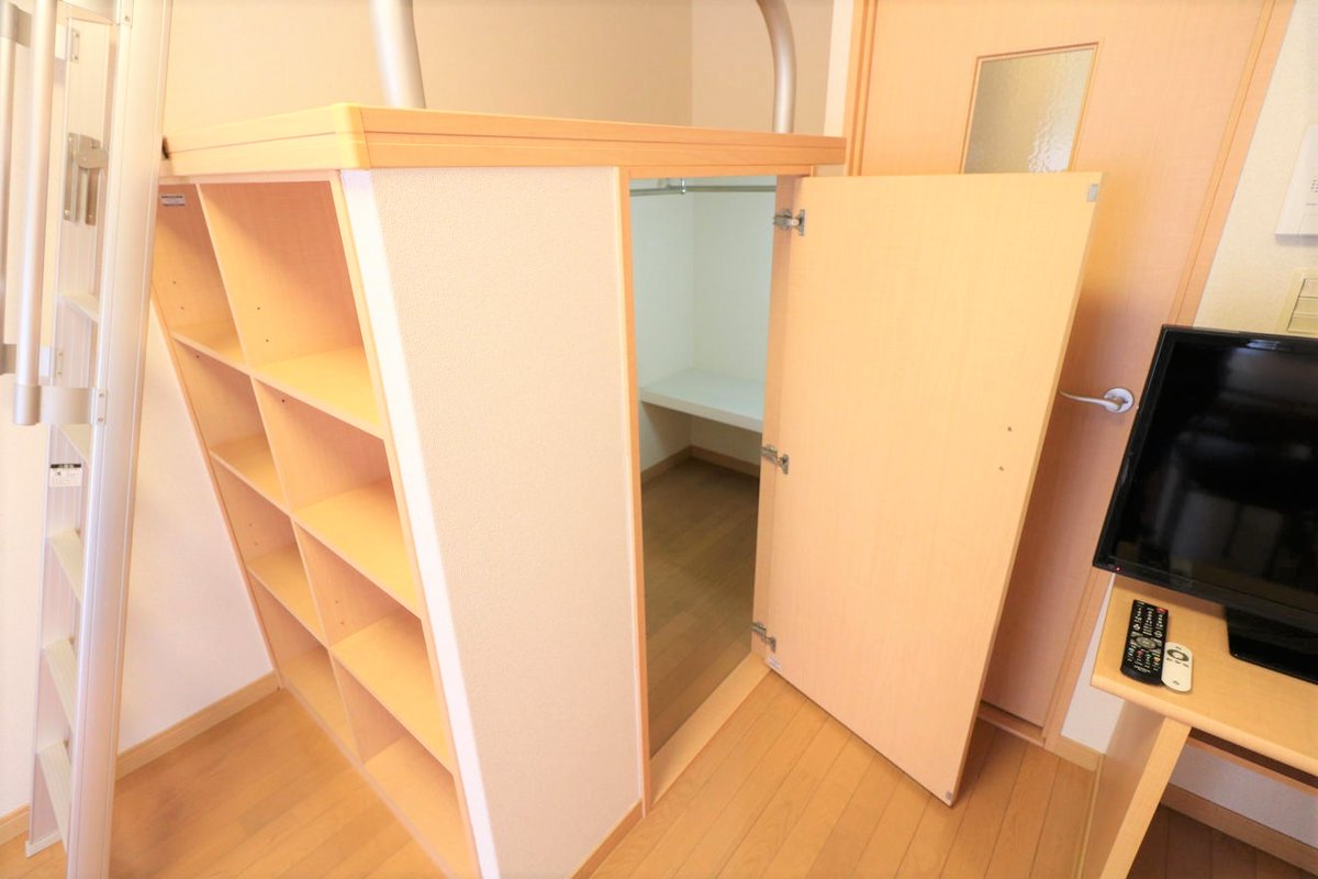 ウォークインクローゼットにより女性の方でも収納が安心！