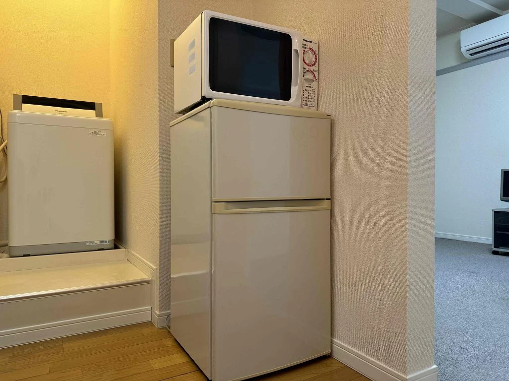 ※同タイプ部屋の写真となります（冷蔵庫・レンジ・洗濯機）
