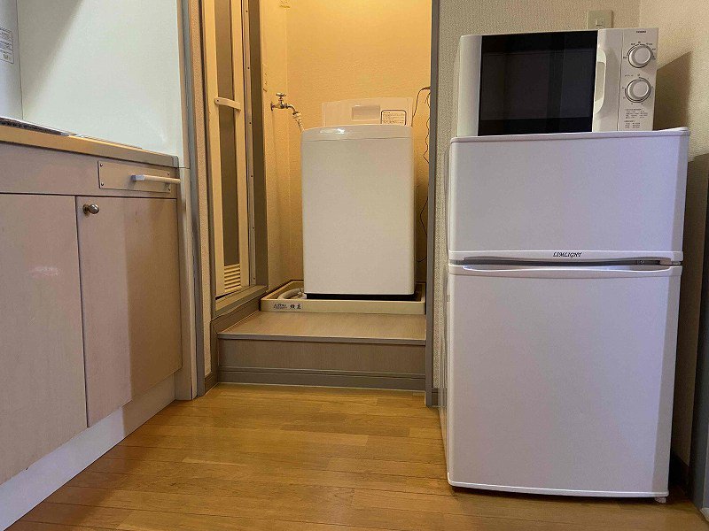 ※同タイプ部屋の写真となります（冷蔵庫・レンジ・洗濯機）