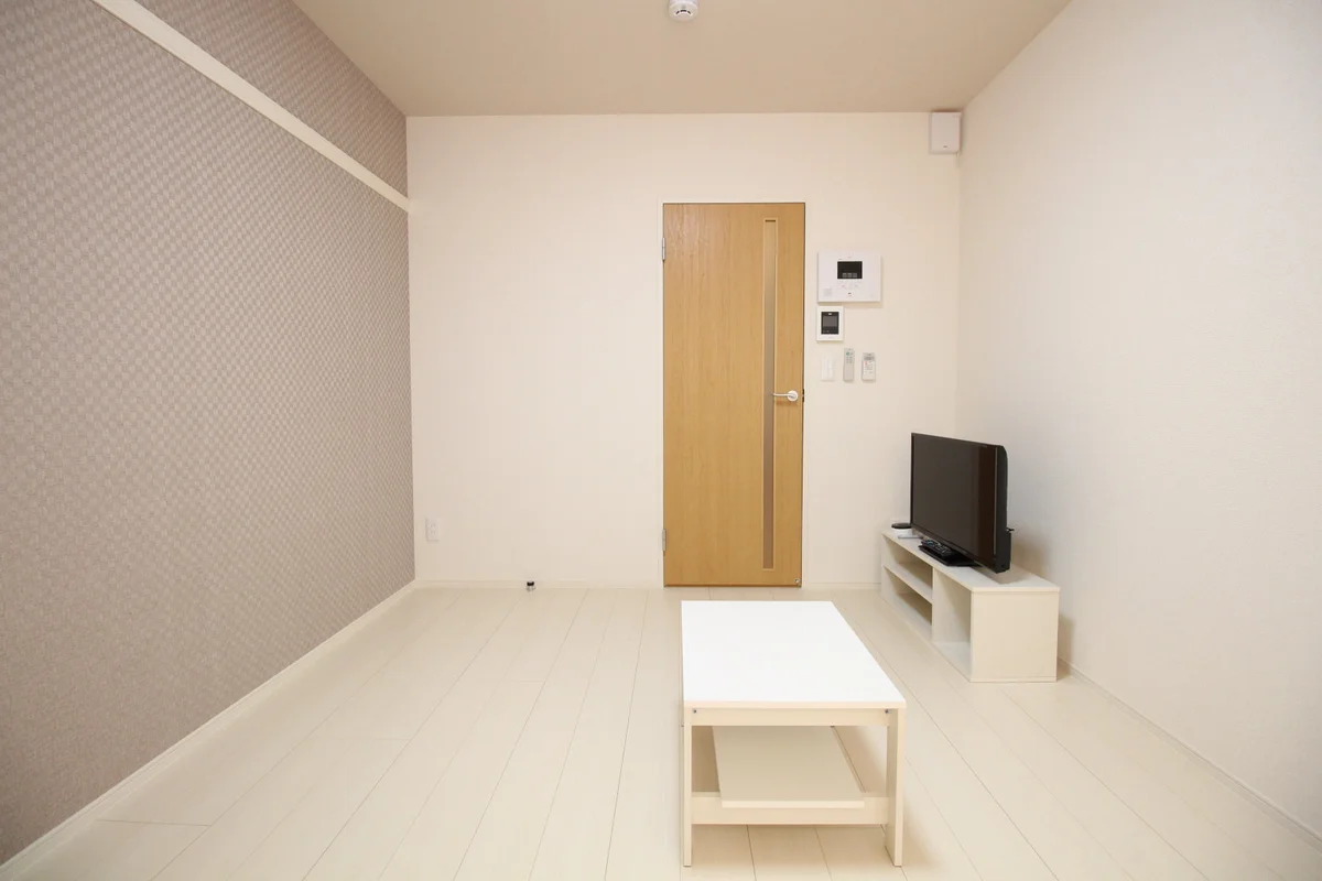 テレビ・テレビ台・テーブルは標準装備です♪