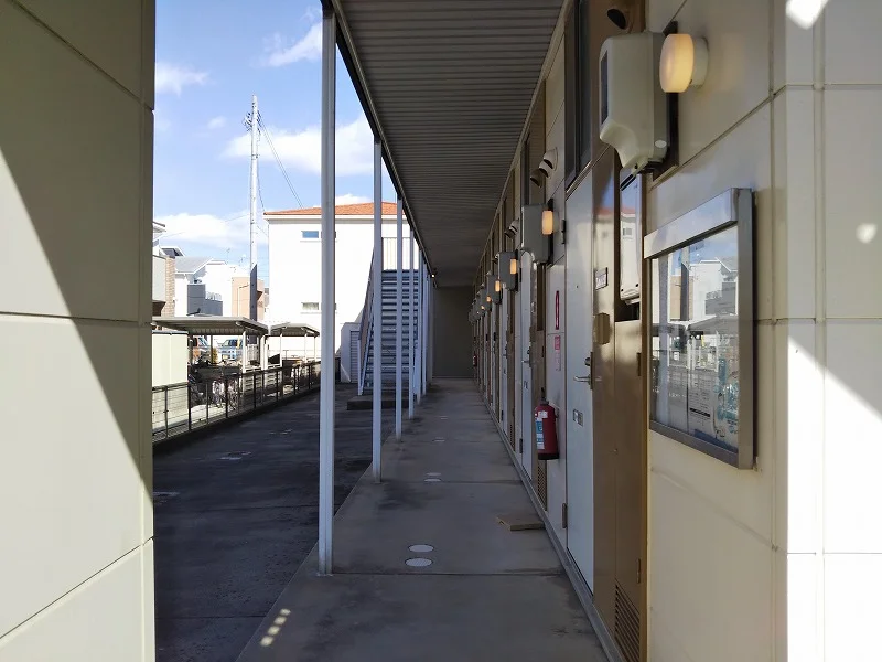 廊下1F・インフォメーションボード