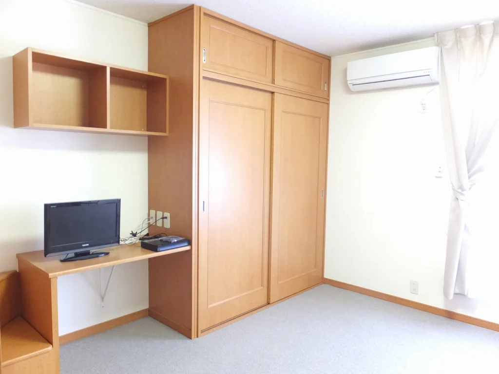 木目調の色合いが落ち着いた印象を与えます。