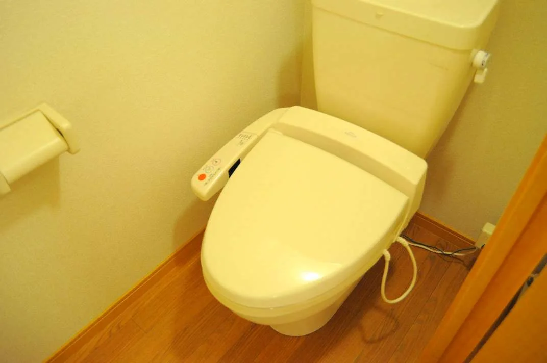 快適な温水洗浄便座付きトイレになります。