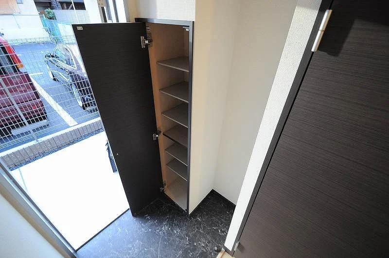 シューズBOX有り。