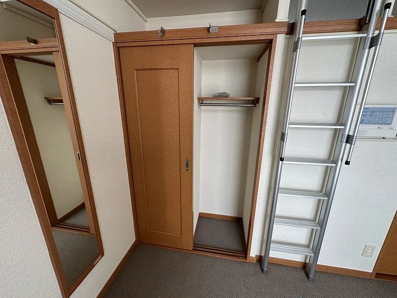 扉収納上部も収納スペースとなります