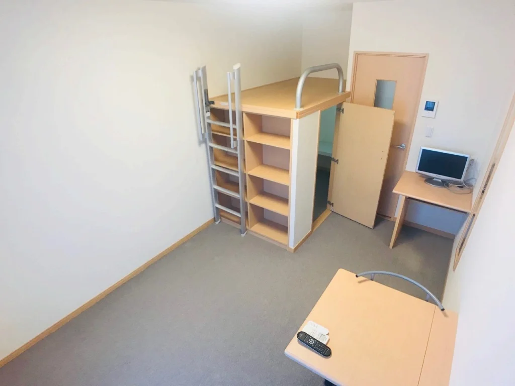 TVの大きさ・メーカーはお部屋によって異なります。