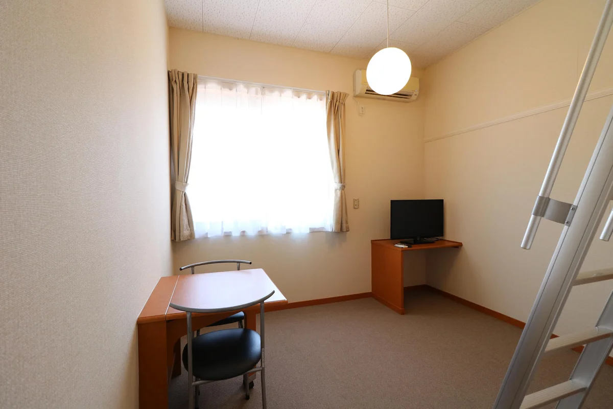 ロフトタイプは天井が高いので開放的なお部屋となります。