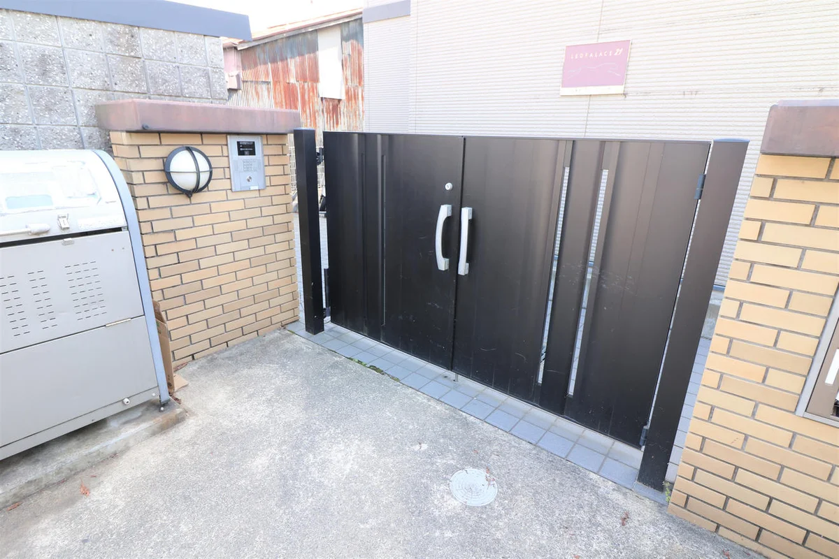 オートロックゲート完備