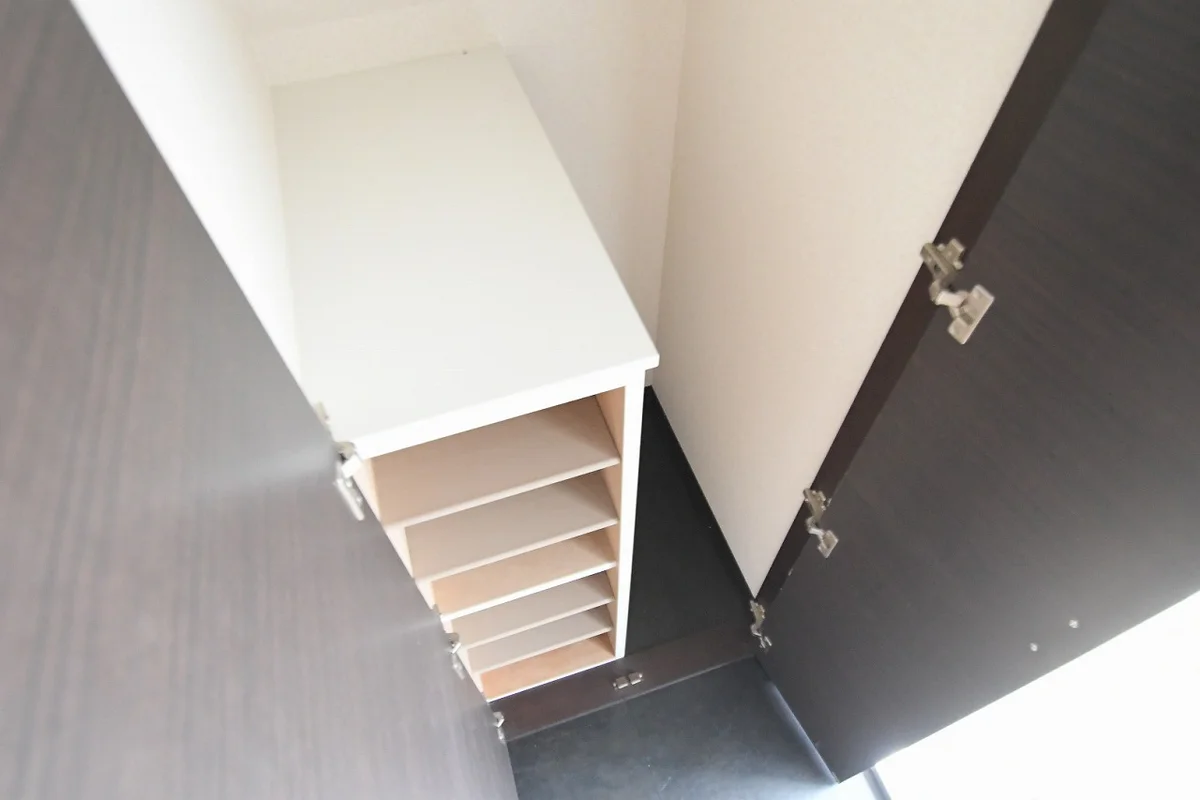 大きめのシューズクローク　スノーボードも入ります