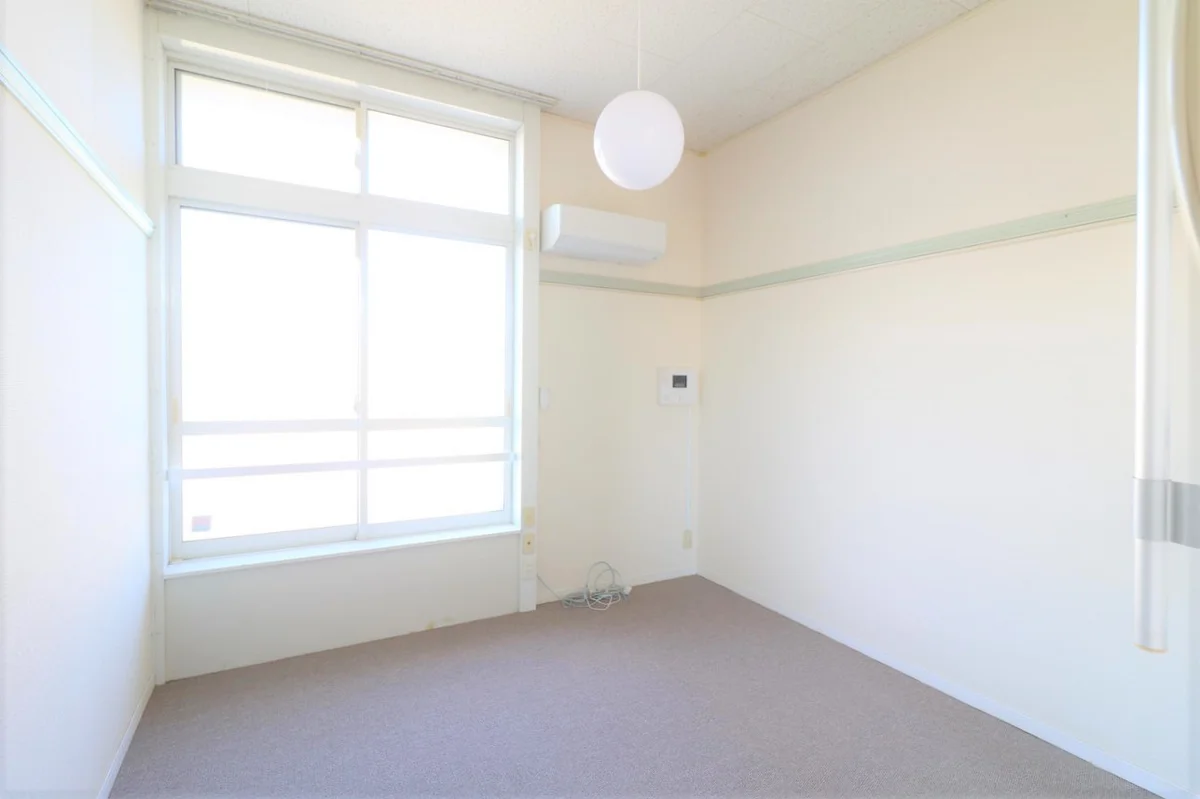 （※一部の号室で家具家電なし）１Ｆ・２Ｆ絨毯仕様