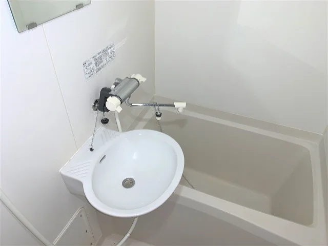 浴室乾燥機付で、雨の日も楽々安心　混合水栓で楽々温度調節♪