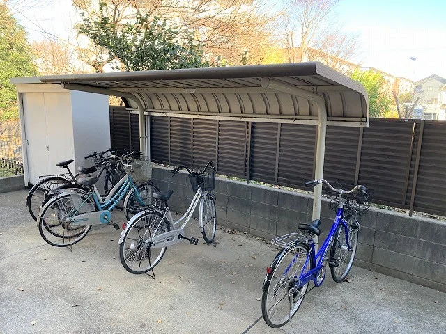 駐輪場完備