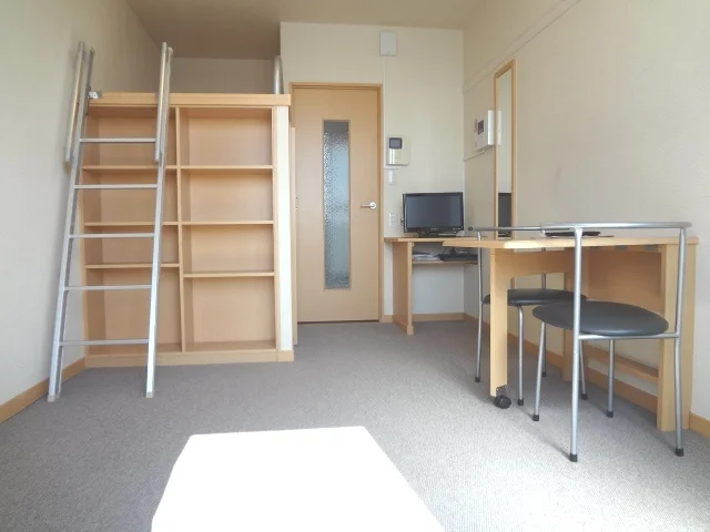 お部屋によって絨毯の種類・家電のメーカー等が異なります