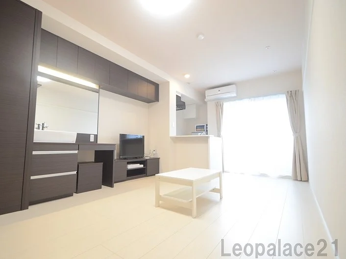 お部屋によって壁の色が違う場合がございます。