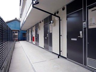 共用部分は清掃業者が清掃しています。