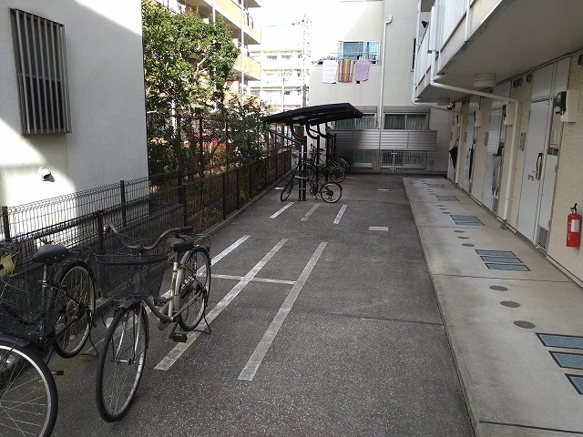 駐輪場　原付＆自転車のみ駐輪可能
