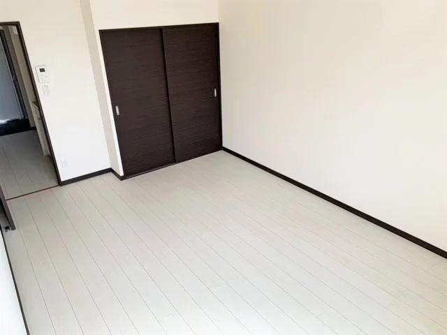 現況優先